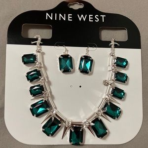 Nine West green necklace and earring set